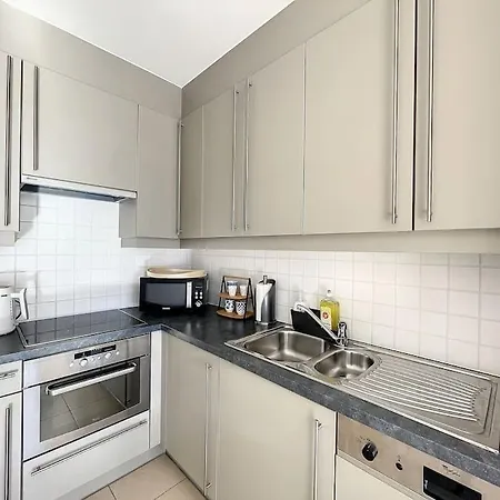 Charlie's Place - Apartment *